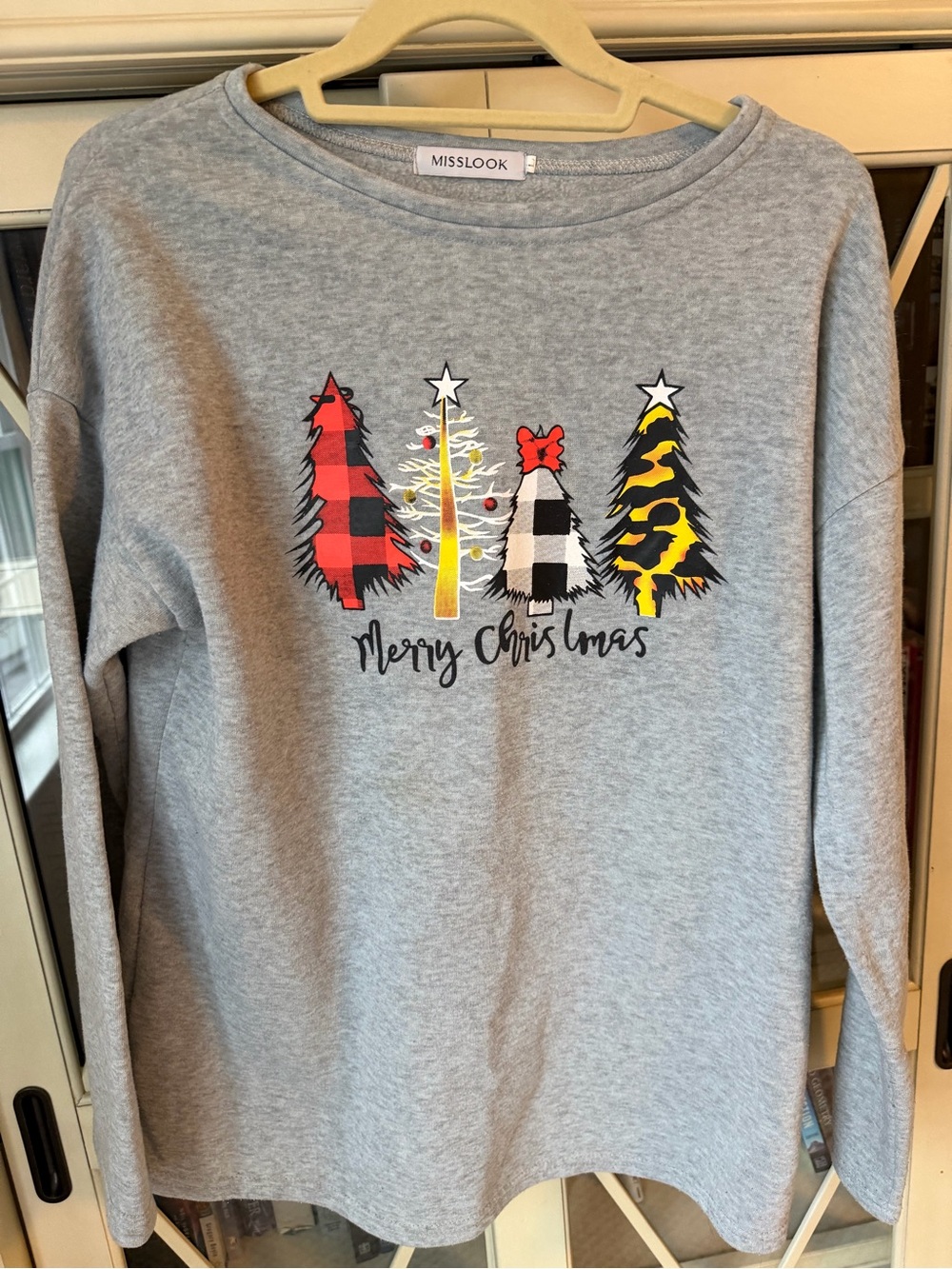 Misslook Gray 'Merry Christmas' Graphic Holiday Sweatshirt